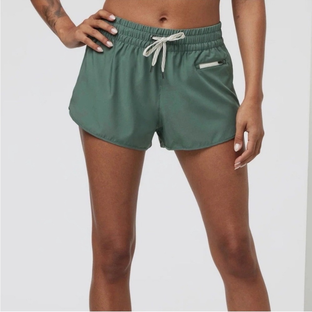 Vuori Women's Clementine Shorts M